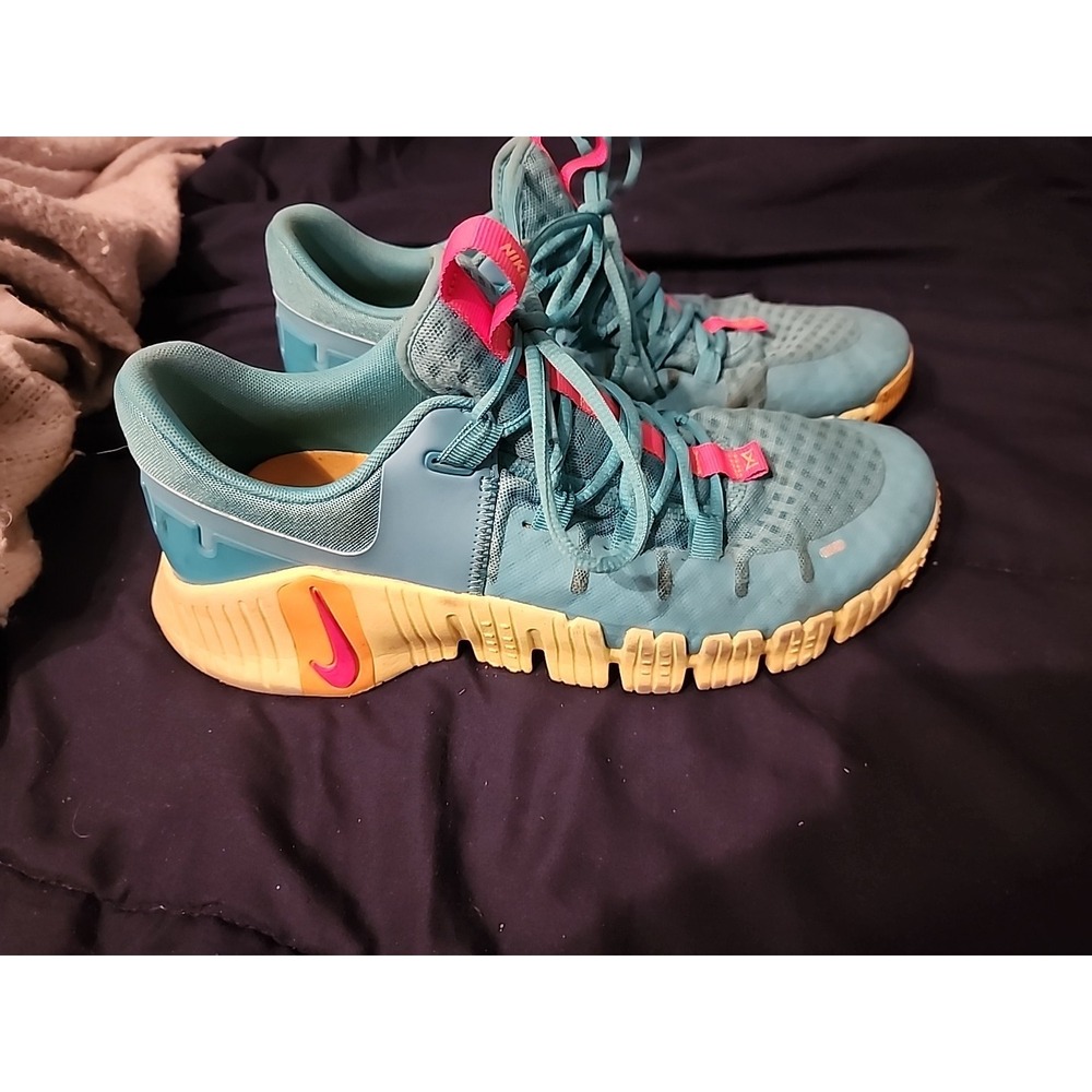 Size 11 - Nike Free Metcon 5 Dusty Cactus Fierce Pink DV3949-302